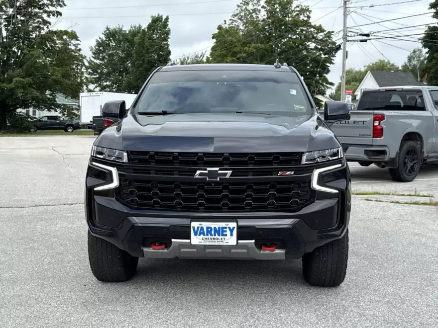 2024 Chevrolet Suburban Z71 photo 1