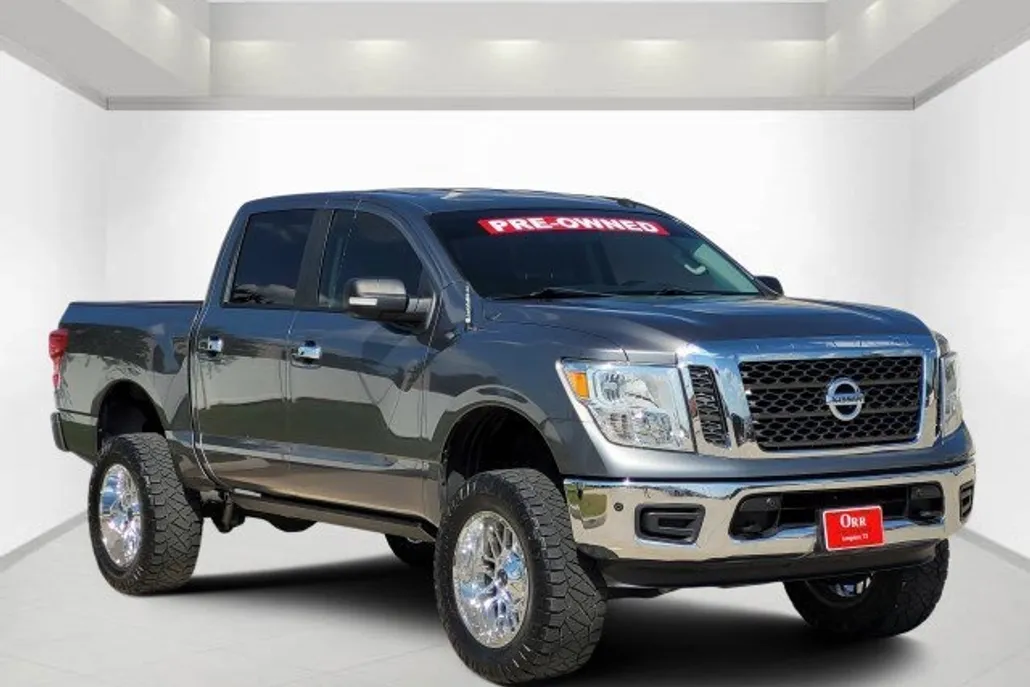2018 Nissan Titan SV photo 1