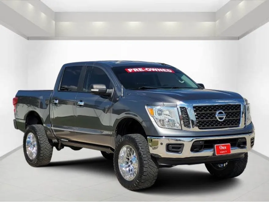 2018 Nissan Titan SV photo 1