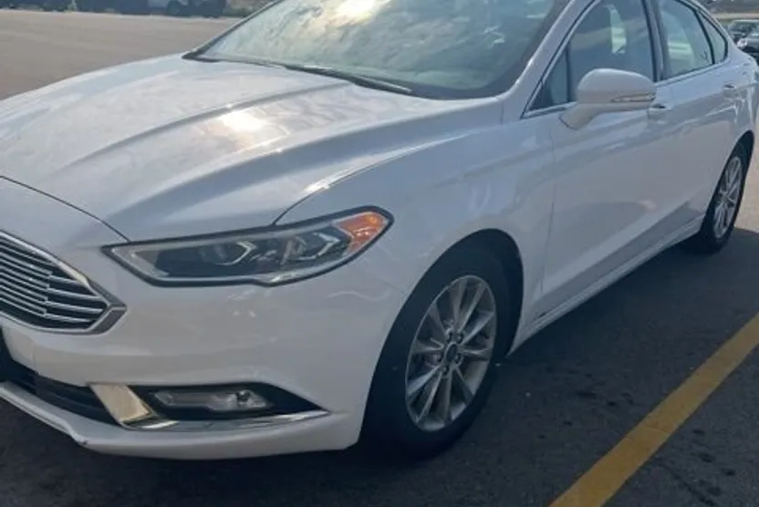 2017 Ford Fusion SE photo 1