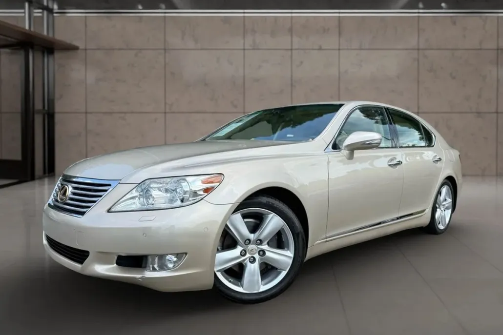 2010 Lexus LS 460 photo 1