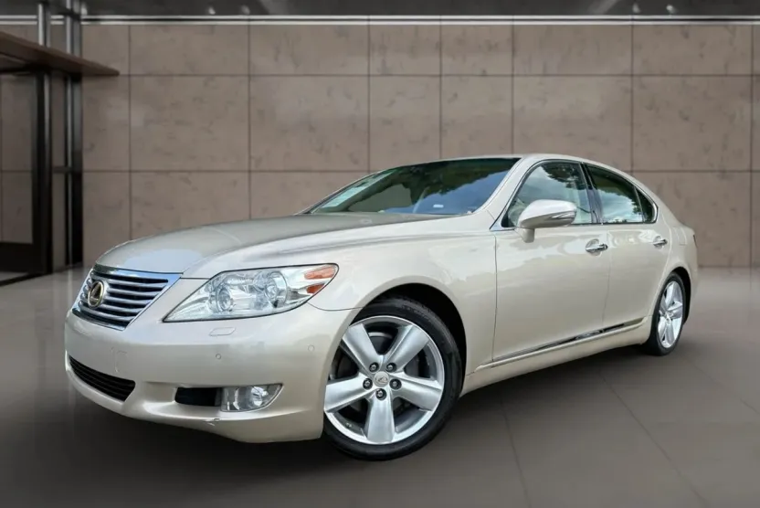 2010 Lexus LS 460 photo 1