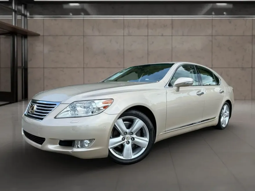2010 Lexus LS 460 photo 1