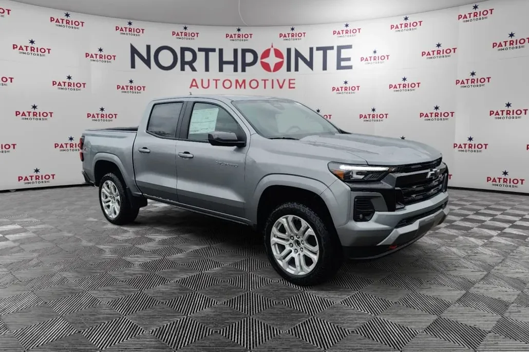 2025 Chevrolet Colorado Z71 photo 1