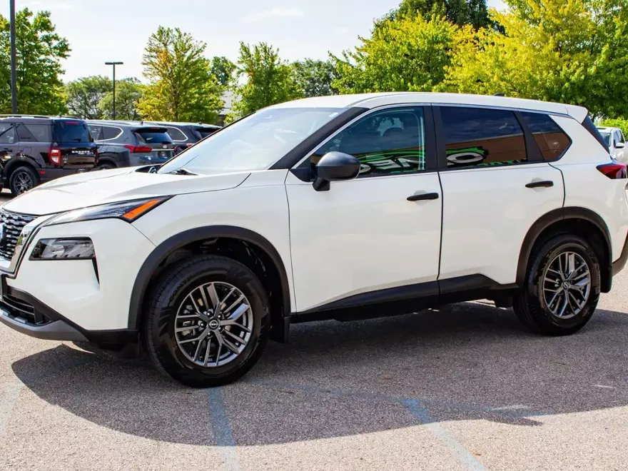 2022 Nissan Rogue S photo 1