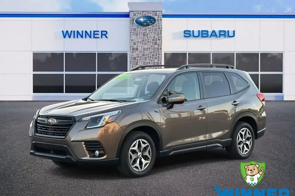 2023 Subaru Forester Premium photo 1
