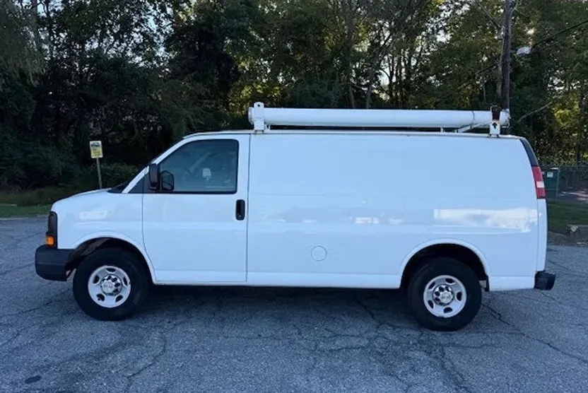 2010 Chevrolet Express Cargo Van photo 1
