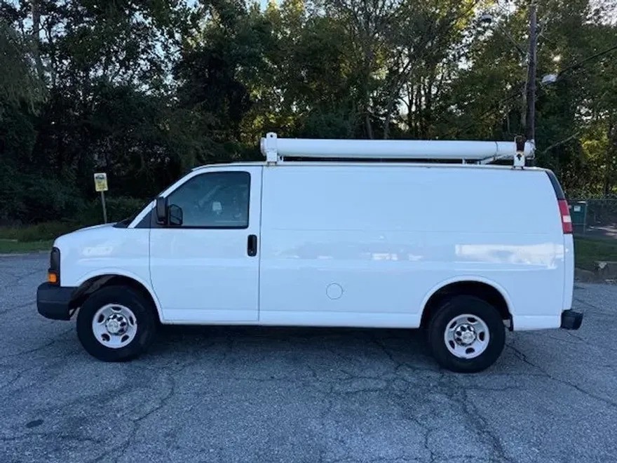 2010 Chevrolet Express Cargo Van photo 1