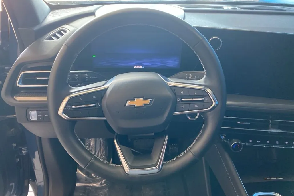 2025 Chevrolet Traverse photo 1