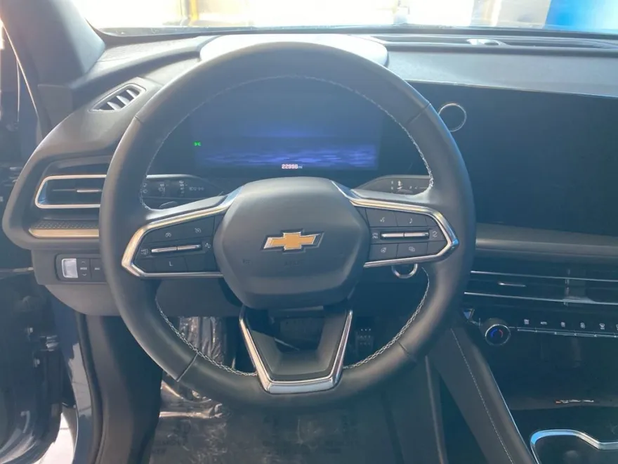 2025 Chevrolet Traverse photo 1