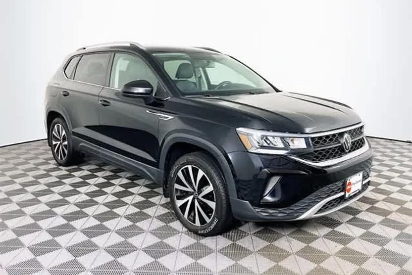 2022 Volkswagen Taos SE photo 1