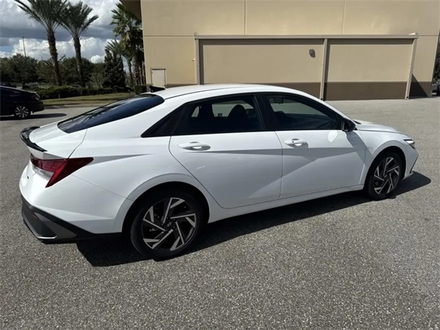 2025 Hyundai Elantra Hybrid SEL Sport photo 1