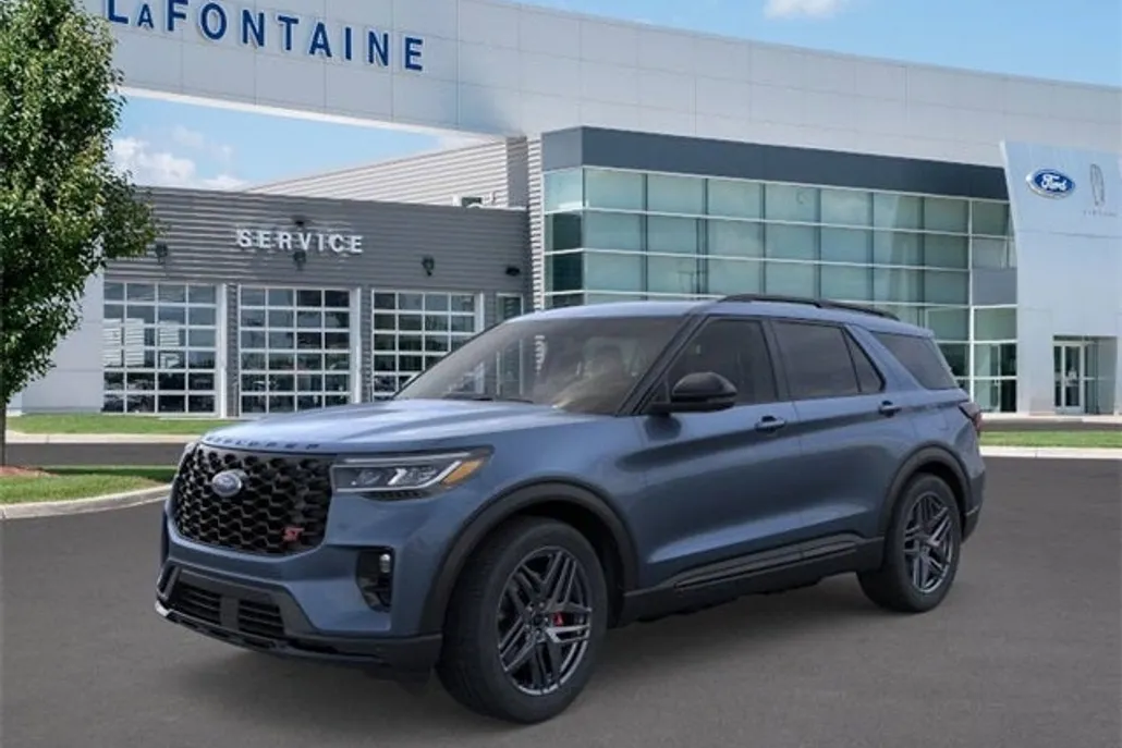 2025 Ford Explorer ST photo 1
