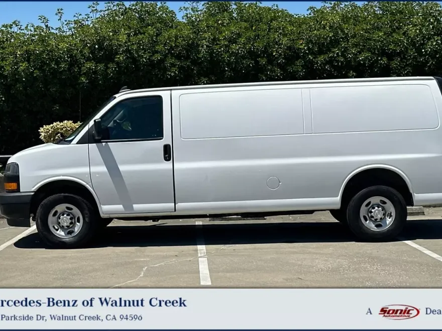 2022 Chevrolet Express 2500 Work Cargo Van photo 1