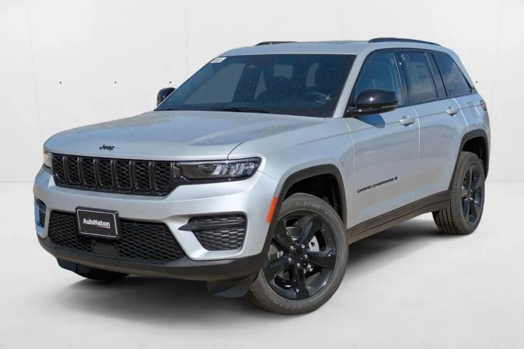 2025 Jeep Grand Cherokee Laredo photo 1