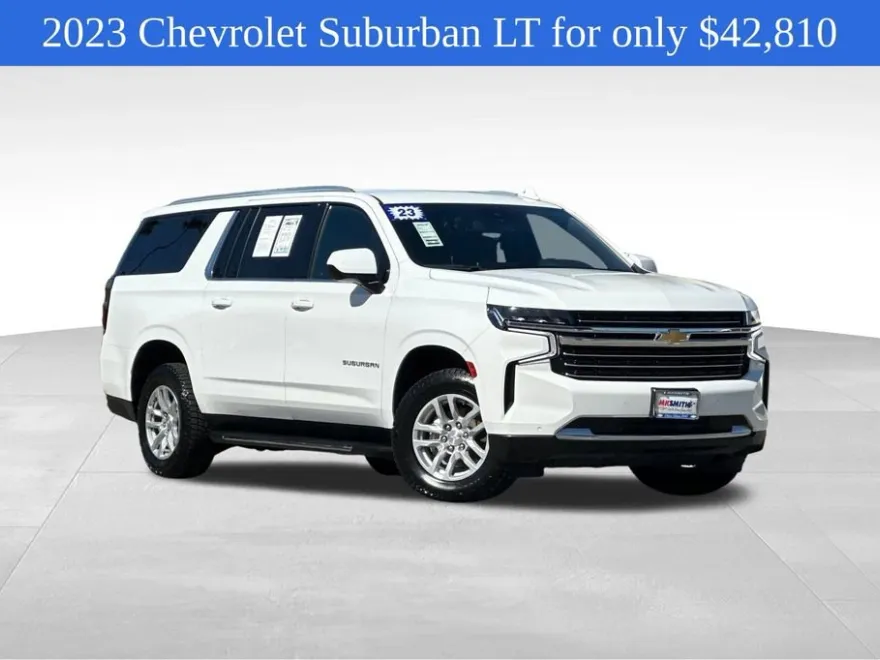 2023 Chevrolet Suburban LT photo 1