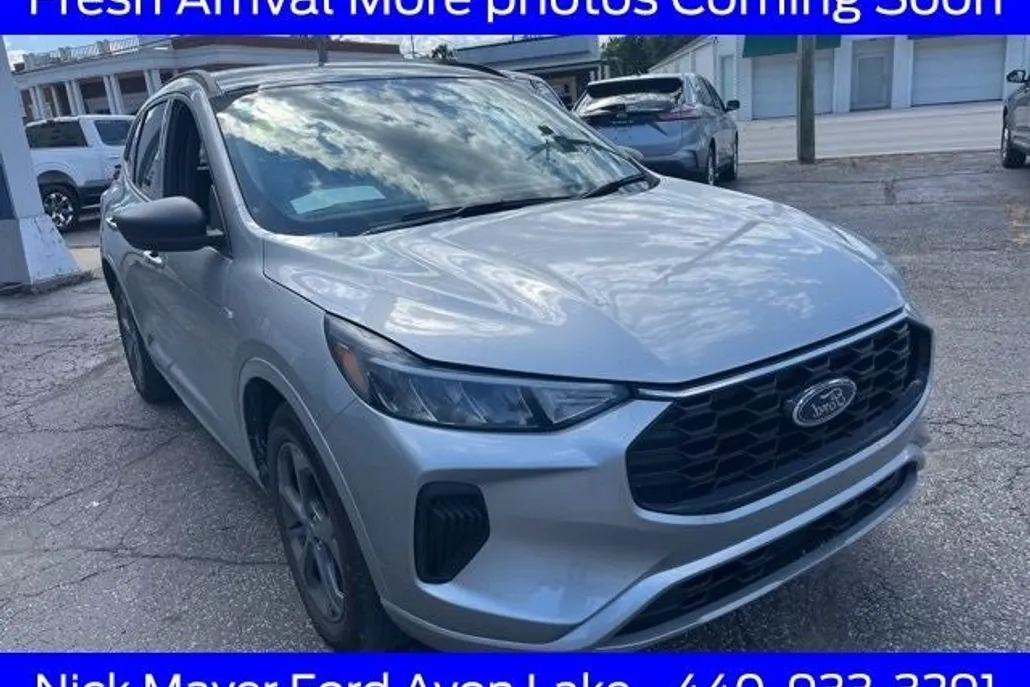 2023 Ford Escape ST-Line photo 1