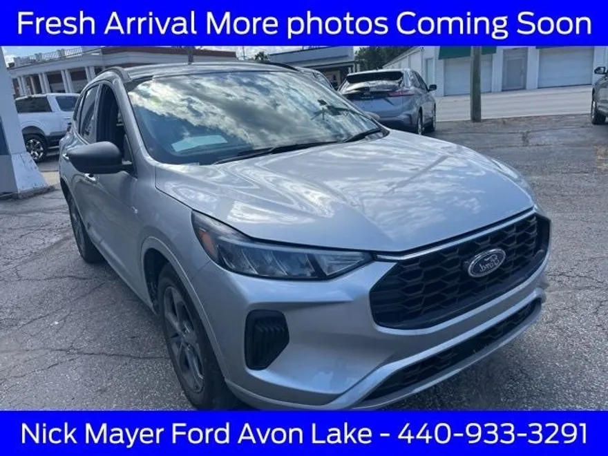 2023 Ford Escape ST-Line photo 1