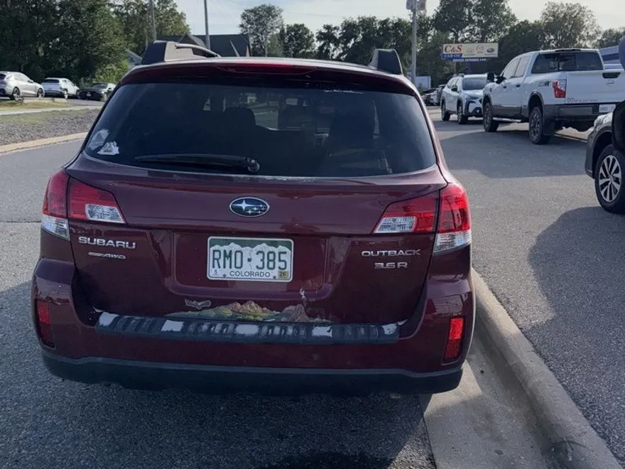 2012 Subaru Outback 3.6R photo 1