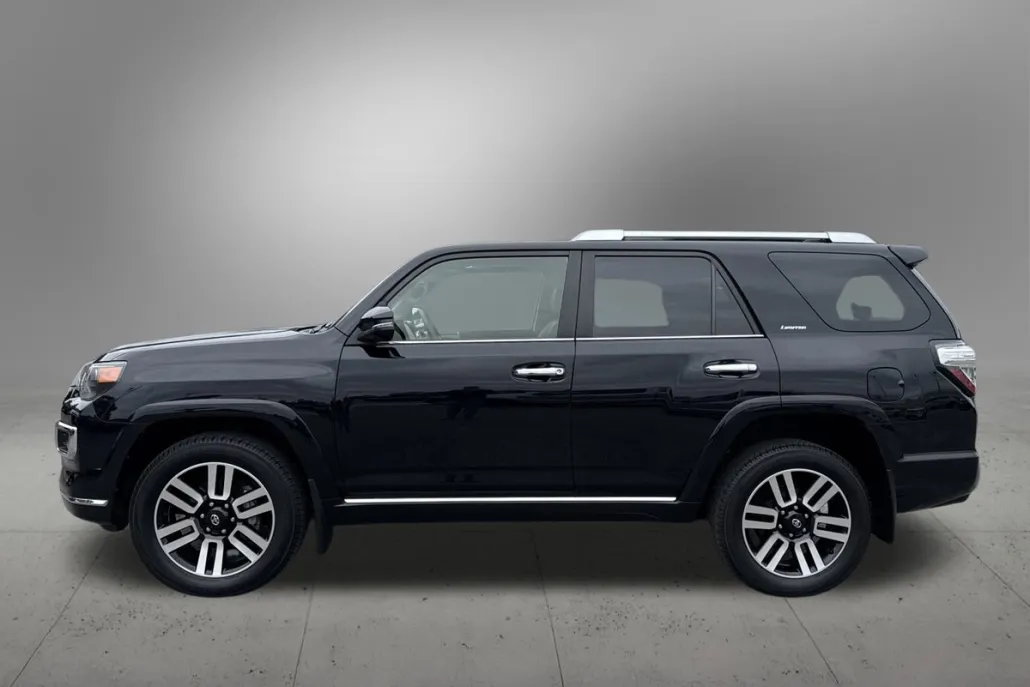 2023 Toyota 4Runner Limited photo 1