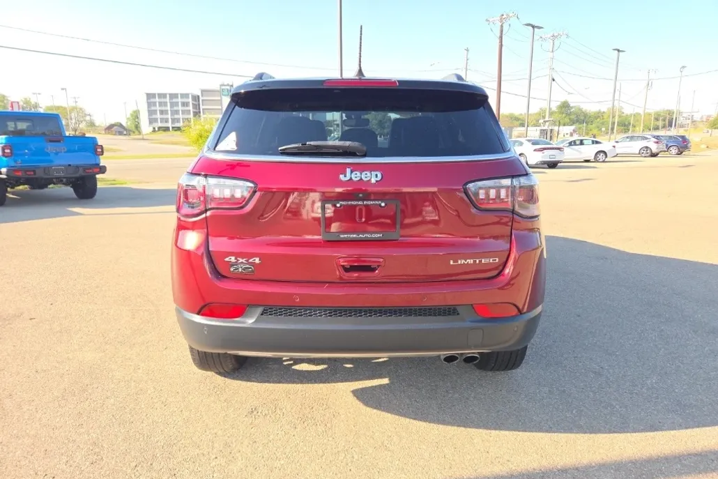 2022 Jeep Compass Limited photo 1