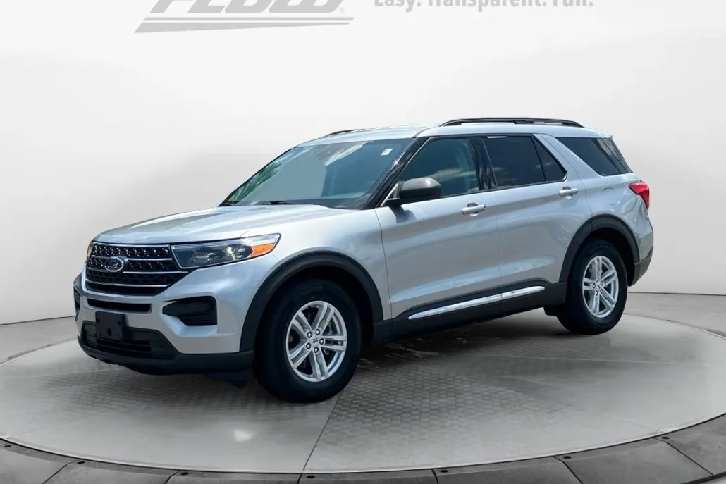 2022 Ford Explorer XLT photo 1