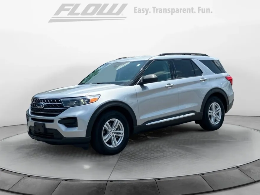 2022 Ford Explorer XLT photo 1