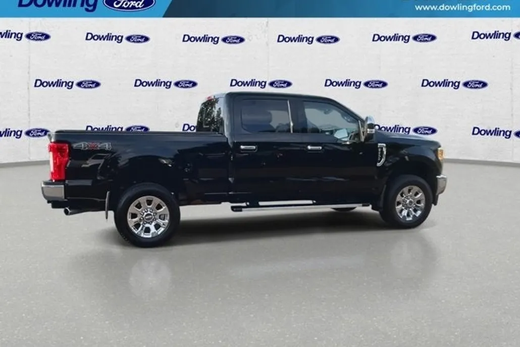 2017 Ford F-250 Lariat photo 1