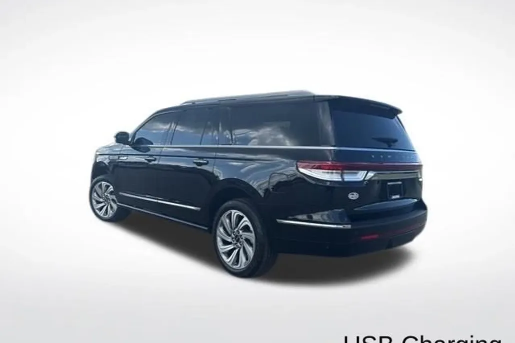 2024 Lincoln Navigator L Reserve photo 1