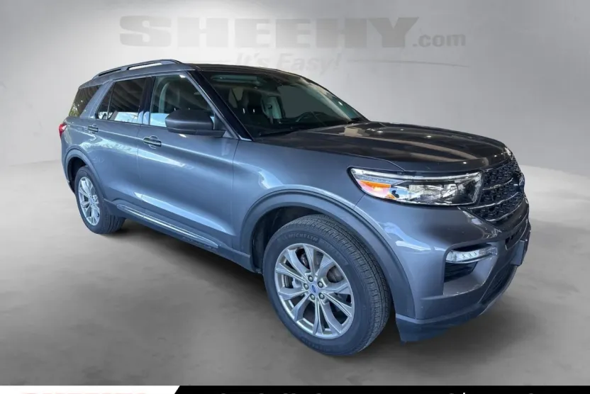 2023 Ford Explorer XLT photo 1