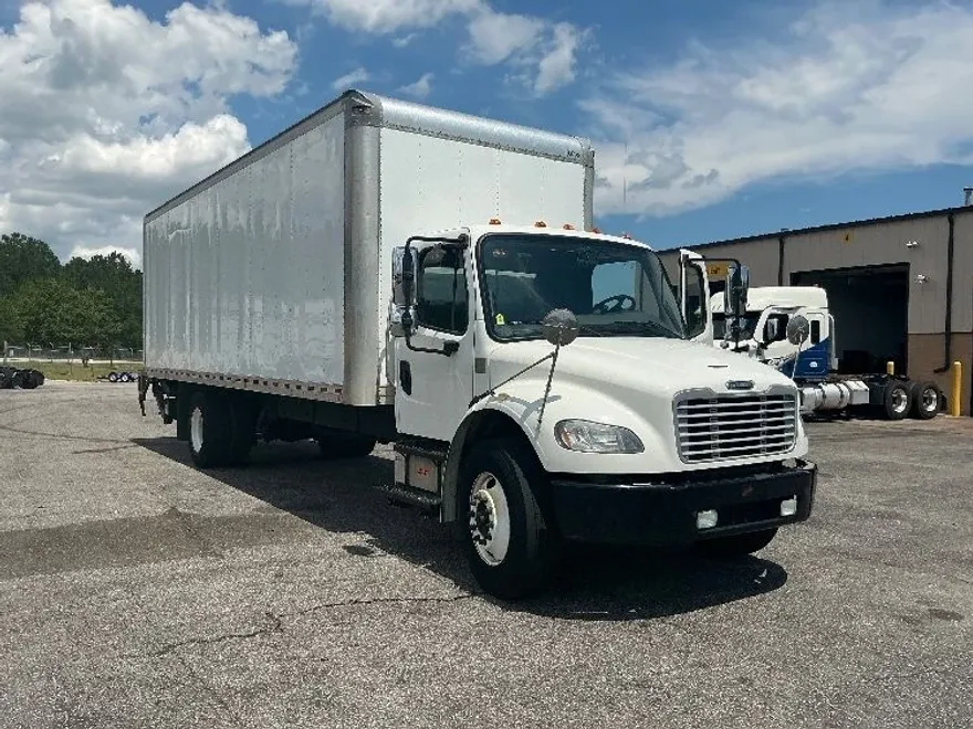 2018 Freightliner M2 106 Medium Duty photo 1