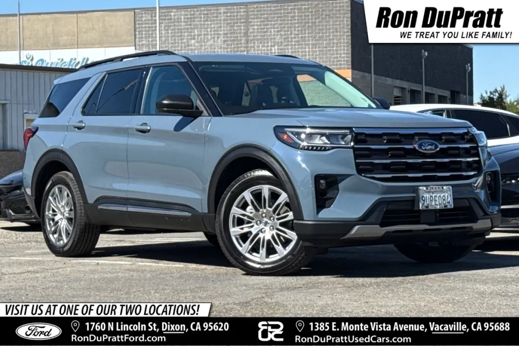 2025 Ford Explorer photo 1