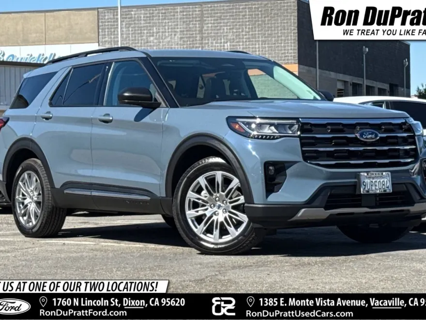 2025 Ford Explorer photo 1