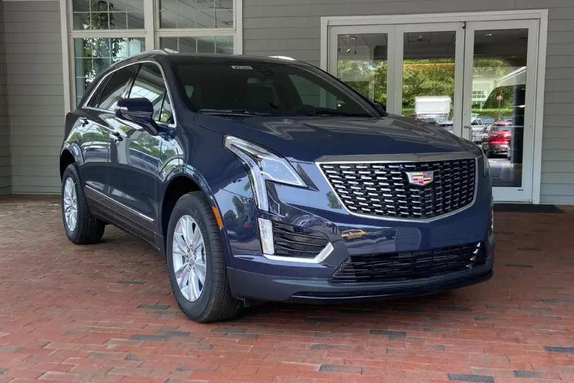 2024 Cadillac XT5 Luxury photo 1