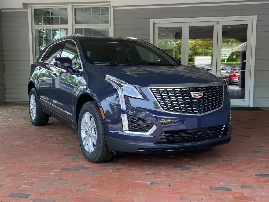 2024 Cadillac XT5 Luxury photo 1