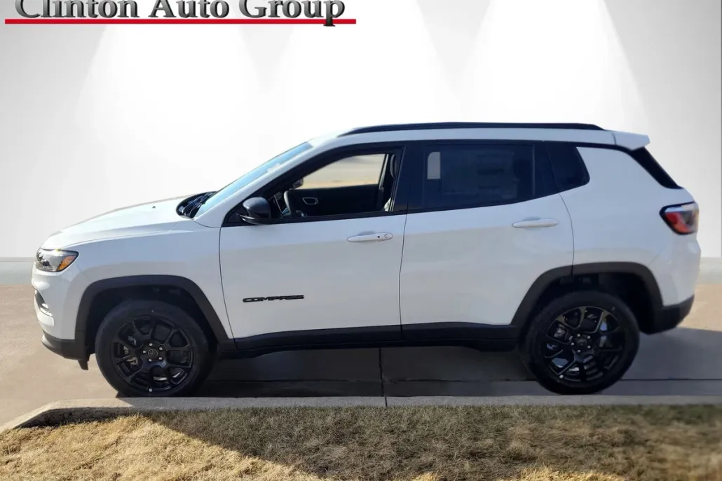 2025 Jeep Compass Latitude photo 1