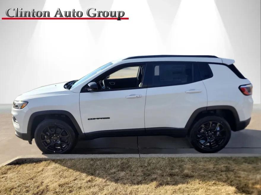 2025 Jeep Compass Latitude photo 1