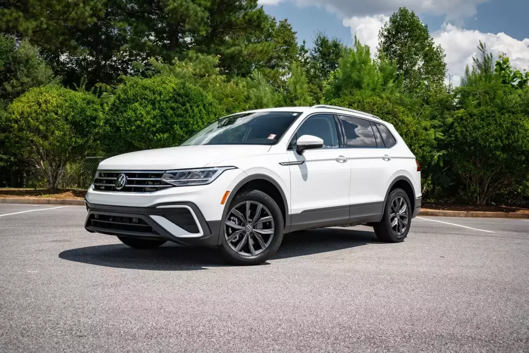 2022 Volkswagen Tiguan SE photo 1