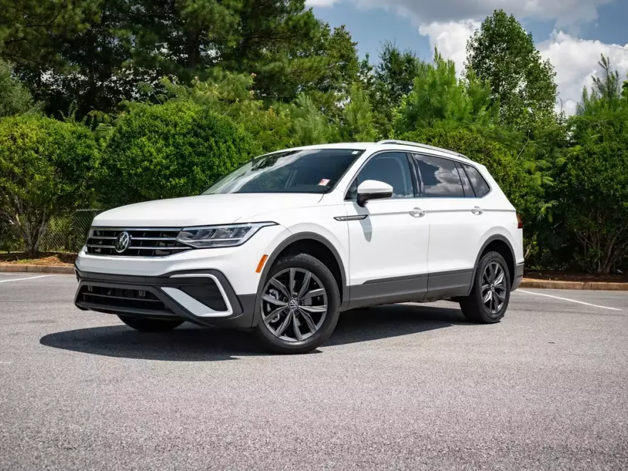 2022 Volkswagen Tiguan SE photo 1