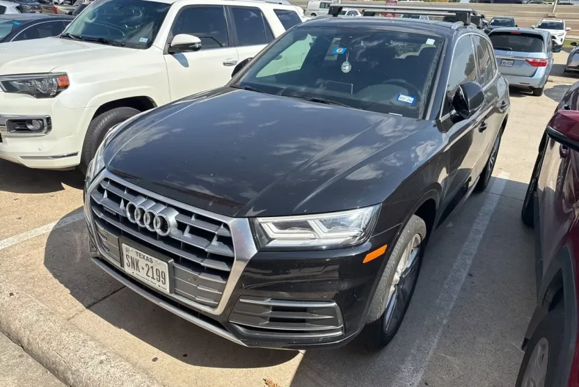 2020 Audi Q5 45 Premium Plus photo 1