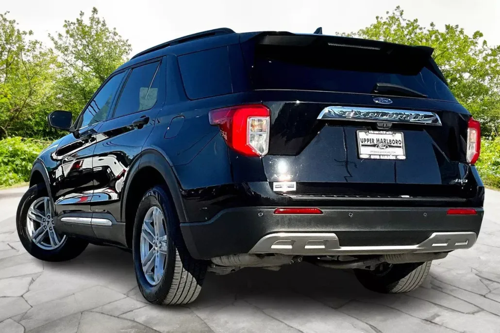 2022 Ford Explorer XLT photo 1