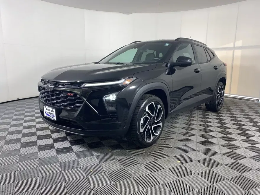 2024 Chevrolet Trax photo 1