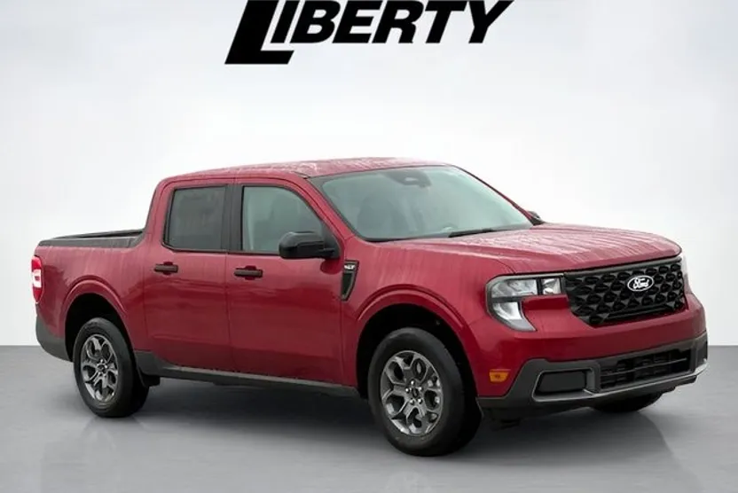 2025 Ford Maverick XLT photo 1