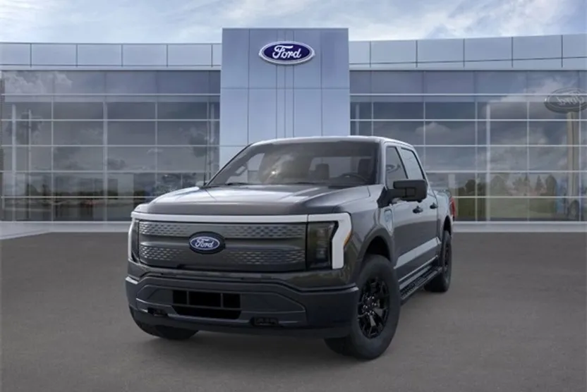 2025 Ford F-150 Lightning XLT photo 1