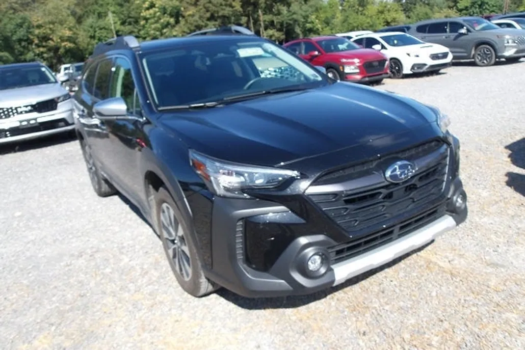 2024 Subaru Outback Touring photo 1
