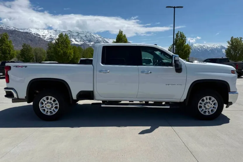 2024 Chevrolet Silverado 3500HD LTZ photo 1