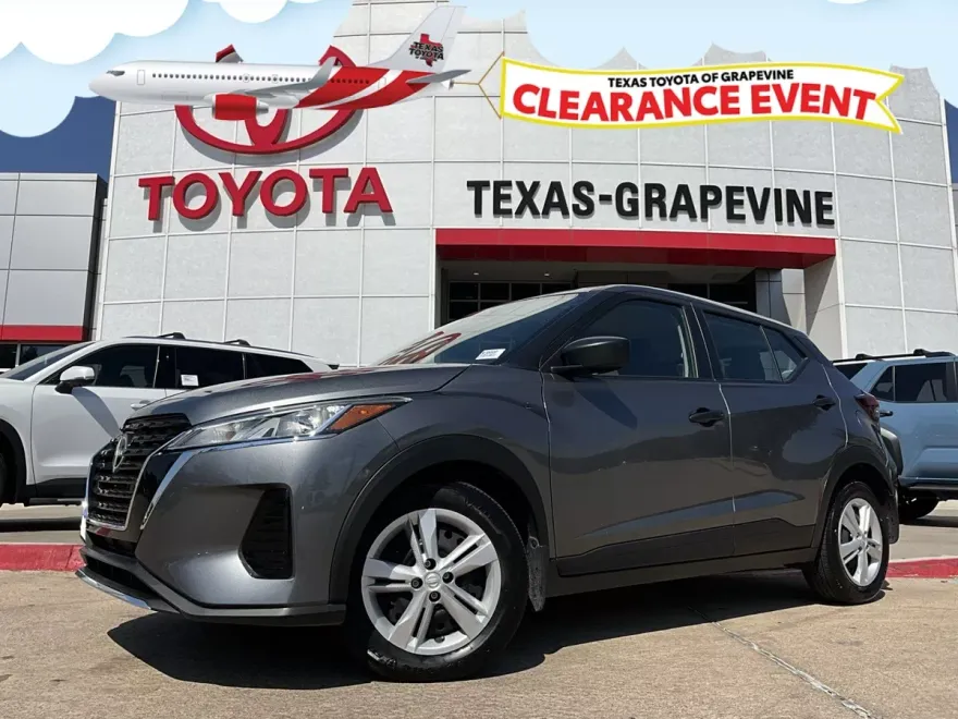2024 Nissan Kicks S photo 1