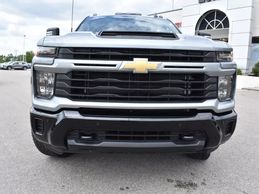 2025 Chevrolet Silverado 2500HD Custom photo 1