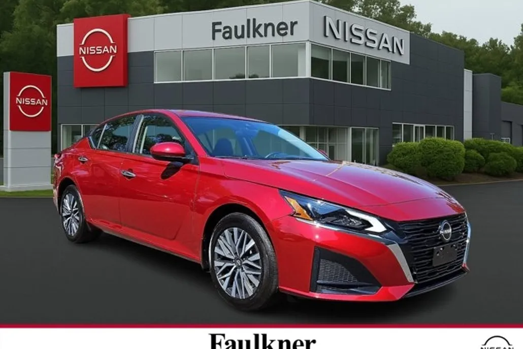 2023 Nissan Altima 2.5 SV photo 1