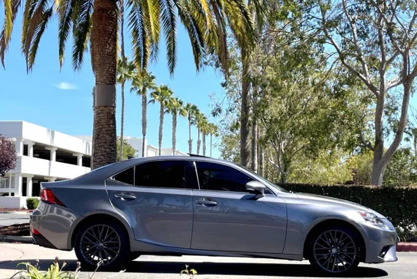 2015 Lexus IS 250 photo 1